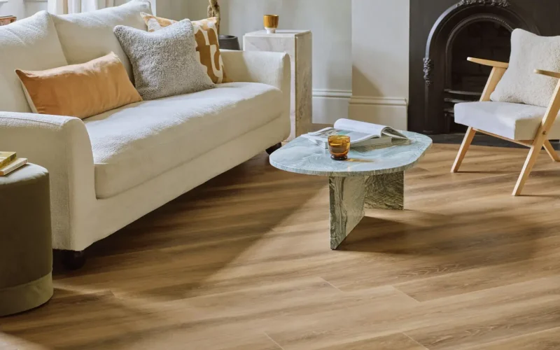 amtico-form-FS7W6150-Esker-Oak-Stripwood_cmlxx4